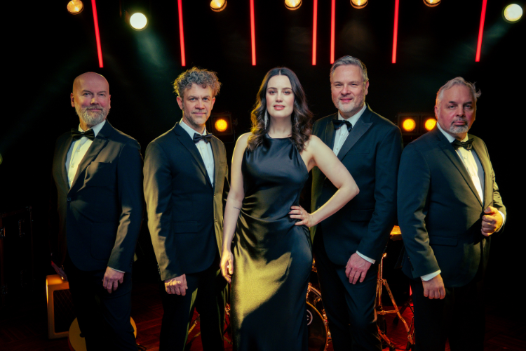 The Billionaires l Swinging.nl foto3 boeken | Swinging.nl