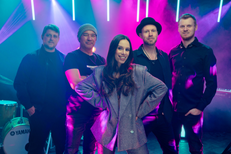 High 5 | Artiest huren bij Swinging.nl
