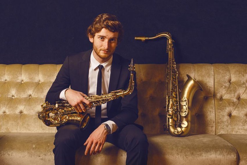 Saxofonist Tom | Artiest huren bij Swinging.nl