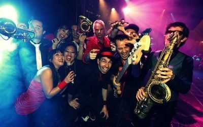 Boek Boston Tea Party als feestband | Swinging.nl