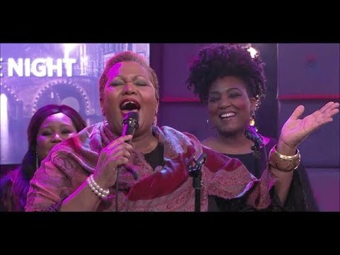 Joany Muskiet zingt 'Oh Happy Day'  - RTL LATE NIGHT