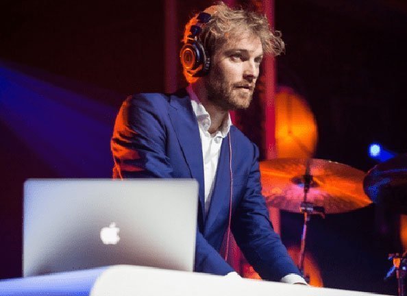 DJ Mr Smit lounge DJ | Swinging.nl DJ Mr Smit lounge DJ | Swinging.nl
