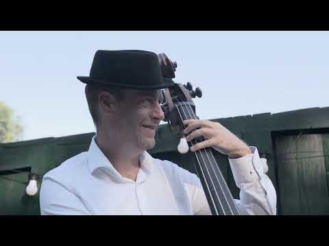 A 1000 years - Happy Tunes boeken | Swinging.nl